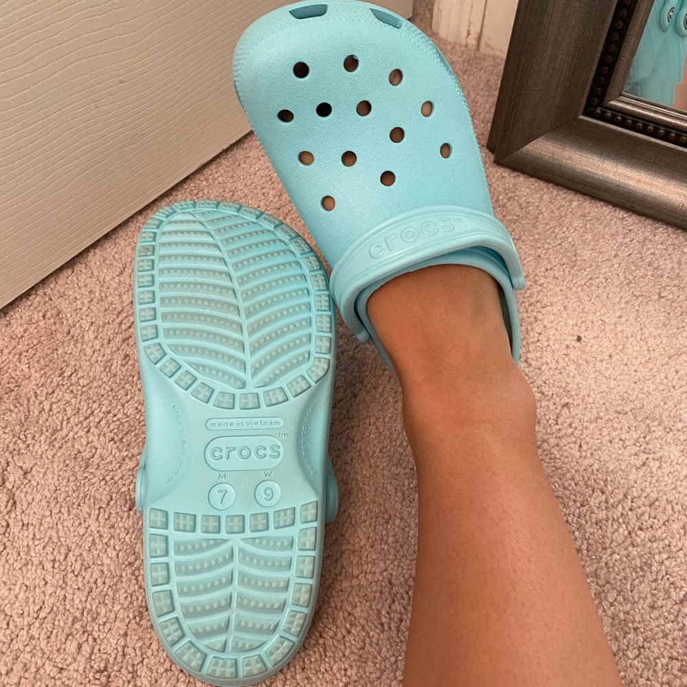 blue crocs